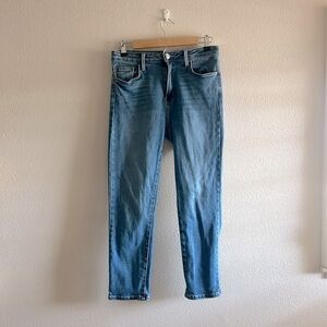 Just Black Peyton Distressed Capri Crop Jean Eco